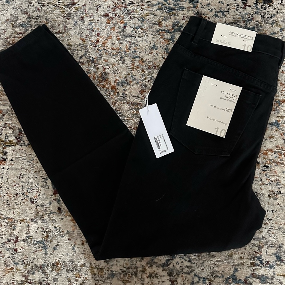 SOFT SURROUNDINGS, Mid Rise, Fly Front Skinny Jeans, Black 
Sz 10
NWT